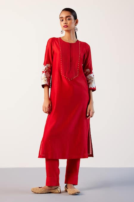 Shop_Devnaagri_Red Silk Organza Embroidery Round Neck Chanderi Hand Painted Kurta Pant Set 