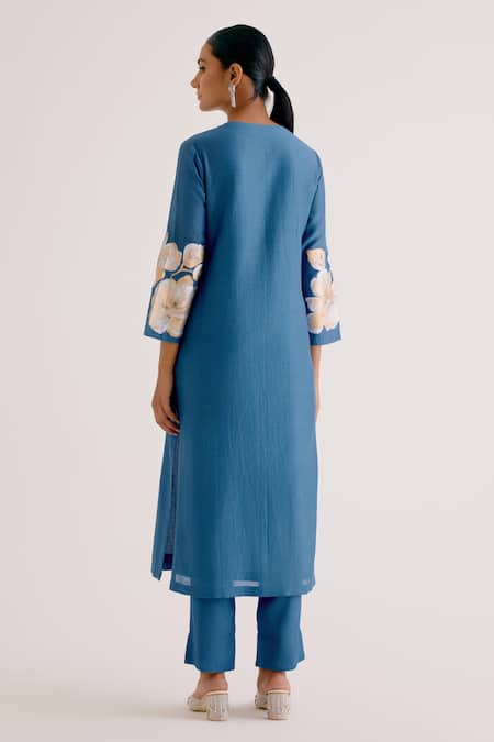 Devnaagri Silk Chanderi Anchor Thread Embroidered Kurta Pant Set 