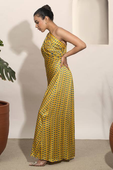 Buy_Ozel_Yellow Modal Satin Printed One-shoulder Dolce One Gown 