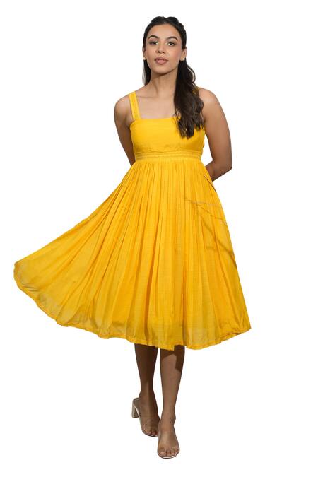 Buy_Ozel_Yellow Cotton Lace Straight Monsoleil Solid Midi Dress _Online_at_Aza_Fashions