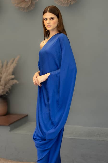 Buy_Ozel_Blue Sandwash Satin Solid Asymmetric Olivia Draped Gown 