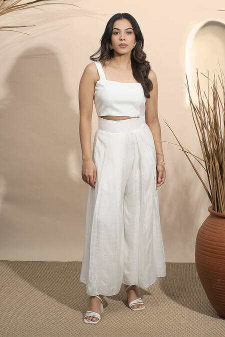 Buy_Ozel_White Cotton Solid Square Crop Top And Pant Set _Online_at_Aza_Fashions