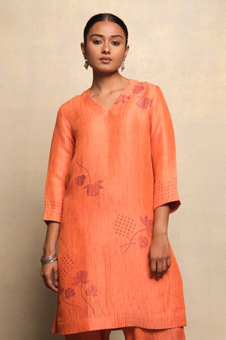 Buy_Avni Bhuva_Orange Linen Embroidery V-neck Niko Placement Floral Motif Kurta And Pant Set _Online_at_Aza_Fashions