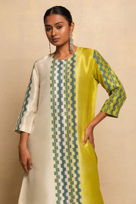 Avni Bhuva Nilpala Color Blocked Geometric Pattern Kurta & Pant Set 