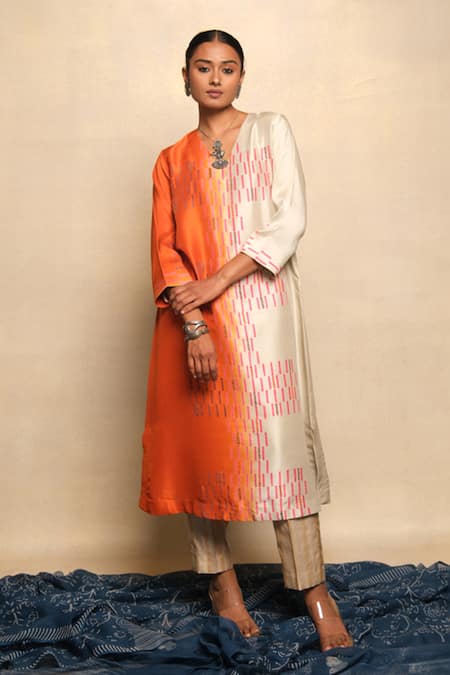 Avni Bhuva Orange Silk V Neck Satsuma Color Blocked Kurta And Pant Set 