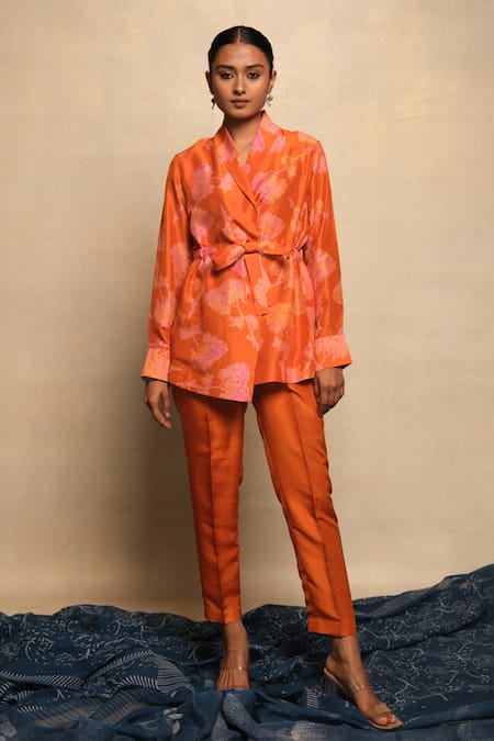 Avni Bhuva Orange Silk Printed Floral Shawl Collar Unshiu Tie-up Jacket And Pant Set 