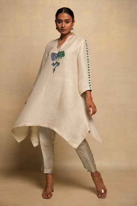 Avni Bhuva Ivory Linen Print Bloom V Neck Amai Asymmetric Kurta With Pant 