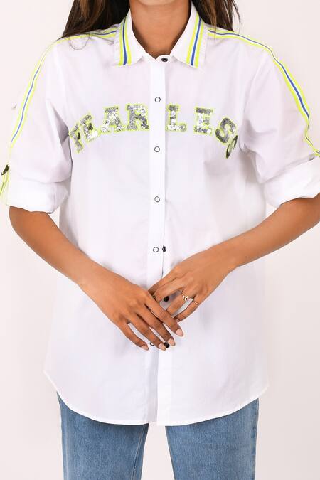 Richaa Goenka White Cotton Hand Embroidery Contrast Stripe Tape Detailed Shoulder Shirt at Aza Fashions Richaa Goenka_White Cotton Hand Embroidery Contrast Stripe Tape Detailed Shoulder Shirt _at_Aza_Fashions