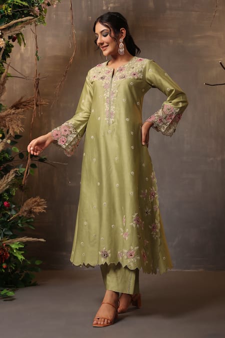 Shop_Label Niti Bothra_Green Chanderi Silk Embroidery, Applique Split V-neck Kurta Set _Online_at_Aza_Fashions