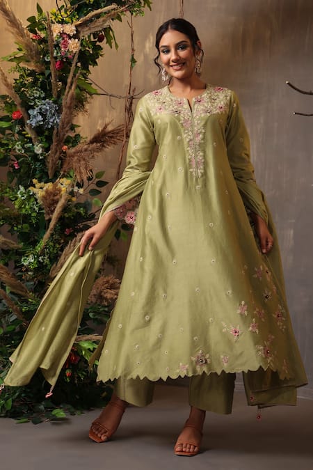 Label Niti Bothra Chanderi Silk Embroidered Kurta Set 