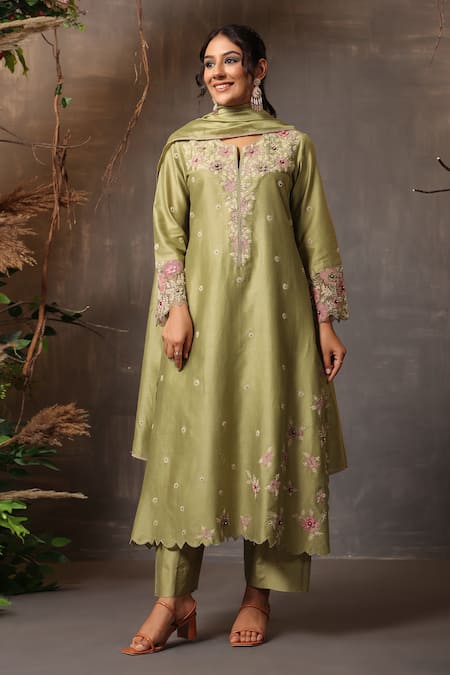 Label Niti Bothra_Green Chanderi Silk Embroidery, Applique Split V-neck Kurta And Pant Set _at_Aza_Fashions