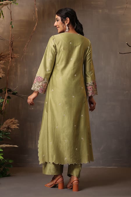 Label Niti Bothra Chanderi Silk Embroidered Kurta & Pant Set 