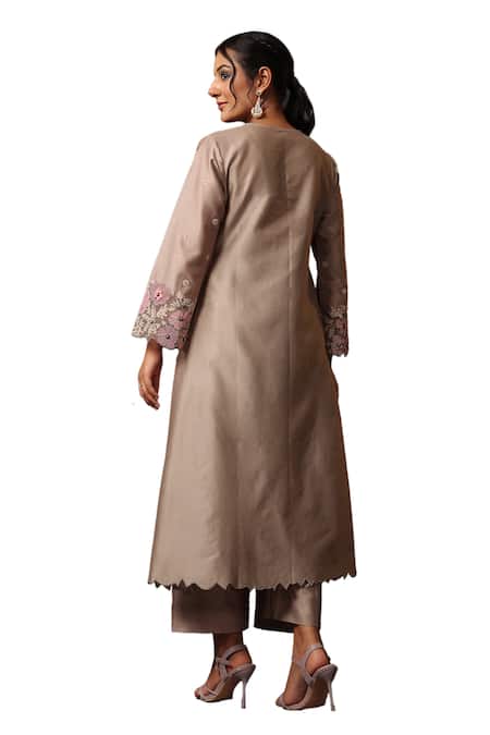 Label Niti Bothra Grey Chanderi Silk Embroidery Collared Floral Kurta Pant Set Online at Aza Fashions Label Niti Bothra_Grey Chanderi Silk Embroidery Collared Floral Kurta Pant Set _Online_at_Aza_Fashions