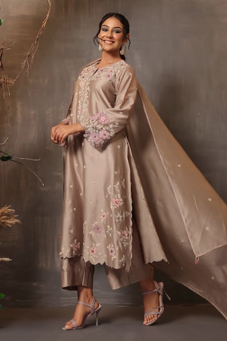 Shop Label Niti Bothra Grey Chanderi Silk Embroidery Collared Floral Kurta Pant Set Shop_Label Niti Bothra_Grey Chanderi Silk Embroidery Collared Floral Kurta Pant Set