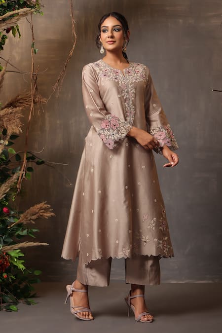 Shop_Label Niti Bothra_Grey Chanderi Silk Embroidery Split V-neck Floral Kurta Set _Online_at_Aza_Fashions