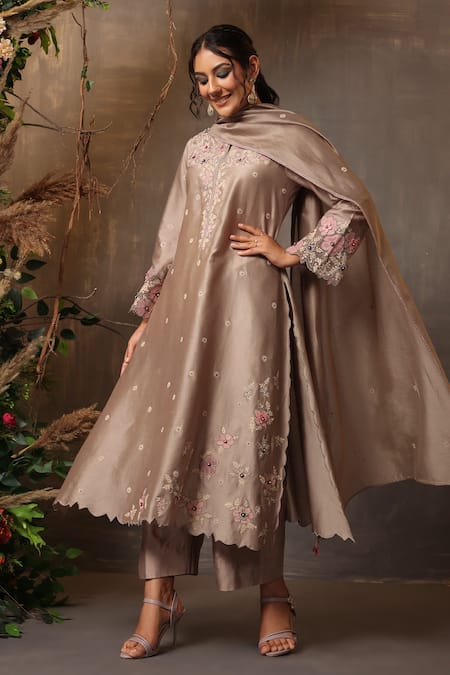 Shop_Label Niti Bothra_Grey Chanderi Silk Embroidery Split V-neck Floral Kurta Set 