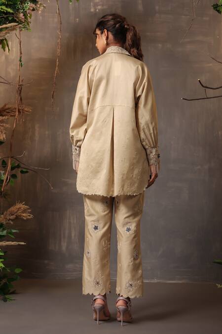 Shop_Label Niti Bothra_Ivory Chanderi Silk Embroidery Collared Floral Applique Shirt And Pant Set _at_Aza_Fashions