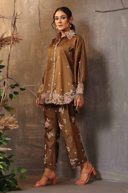 Shop_Label Niti Bothra_Green Chanderi Silk Embroidery Floral Applique Work Shirt And Narrow Pant Set 