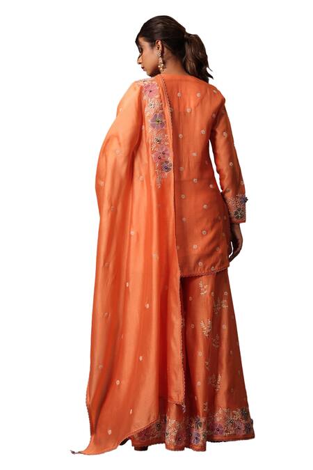 Label Niti Bothra Peach Chanderi Silk Embroidery, Lace Split V-neck Kurta Set Online at Aza Fashions Label Niti Bothra_Peach Chanderi Silk Embroidery, Lace Split V-neck Kurta Set _Online_at_Aza_Fashions