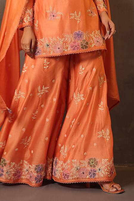 Label Niti Bothra Peach Chanderi Silk Embroidery, Lace Split V-neck Kurta Set at Aza Fashions Label Niti Bothra_Peach Chanderi Silk Embroidery, Lace Split V-neck Kurta Set _at_Aza_Fashions