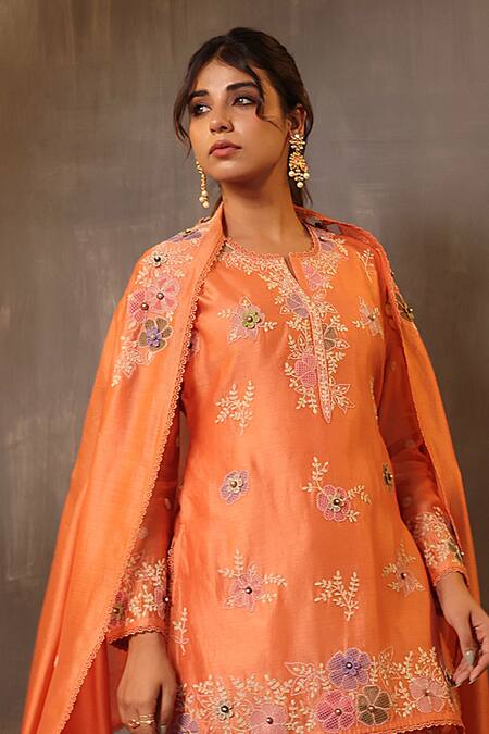 Buy Label Niti Bothra Peach Chanderi Silk Embroidery, Lace Split V-neck Kurta Set Buy_Label Niti Bothra_Peach Chanderi Silk Embroidery, Lace Split V-neck Kurta Set