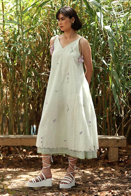 Shop_Weaver Story_White Chanderi Silk Embroidery, Tassels V-neck Hand Block Print Dress _at_Aza_Fashions