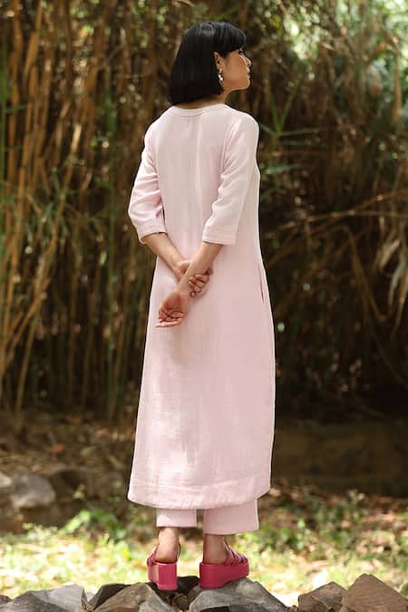 Shop_Weaver Story_Pink Cotton Embroidery V-neck Kurta With Pant _at_Aza_Fashions