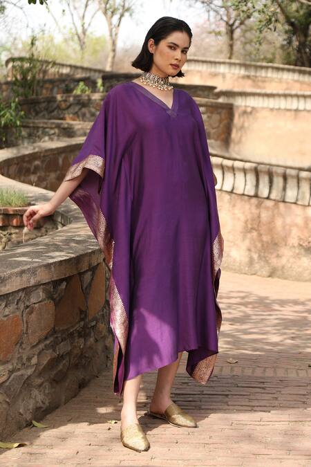 Weaver Story_Purple Handloom Cotton Embroidery V-neck Benaras Border Pure Silk Kaftan _Online_at_Aza_Fashions