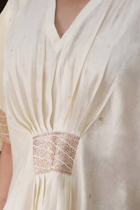 Buy_Weaver Story_Ivory Silk Embroidery V-neck Benaras Bloom Border Gathered Front Kaftan 