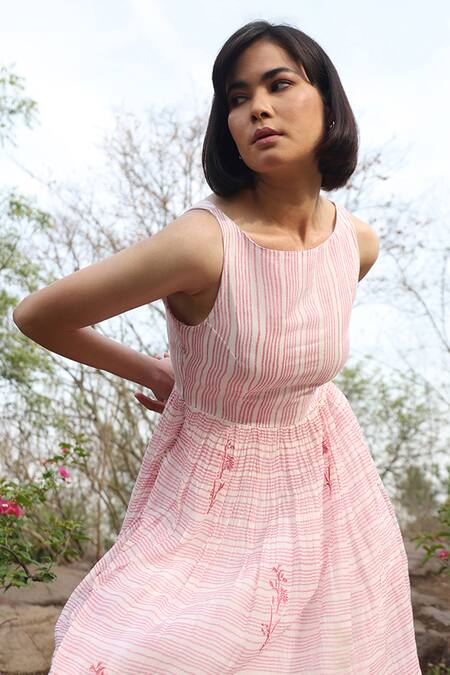 Buy_Weaver Story_White Chanderi Silk Embroidery Boat Neck Handloom Pure Strip Print Dress _Online_at_Aza_Fashions