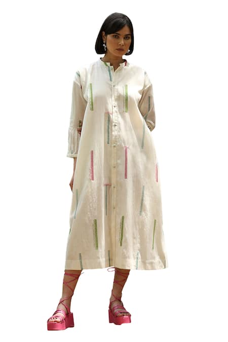 Weaver Story_White Chanderi Silk Embroidery Mandarin Collar Kantha Hand Dress _Online_at_Aza_Fashions