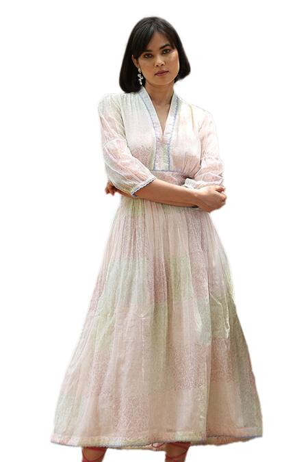 Weaver Story White Chanderi Silk V-neck Abstract Hand Print Dress Online at Aza Fashions Weaver Story_White Chanderi Silk V-neck Abstract Hand Print Dress _Online_at_Aza_Fashions