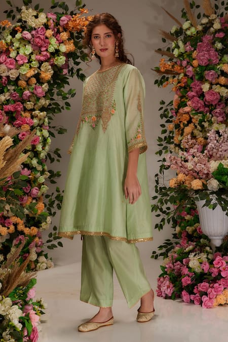 Preeti S Kapoor_Green Chanderi, Cotton, Organza Embroidery Round Neck Floral Kurta Pant Set _at_Aza_Fashions