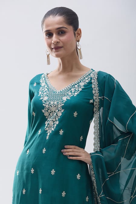 Buy Naintara Bajaj Green Denim, Satin, Organza Sequins, Straight Kurta Set Scallop Hem Dupatta Online at Aza Fashions Buy_Naintara Bajaj_Green Denim, Satin, Organza Sequins, Straight Kurta Set Scallop Hem Dupatta _Online_at_Aza_Fashions