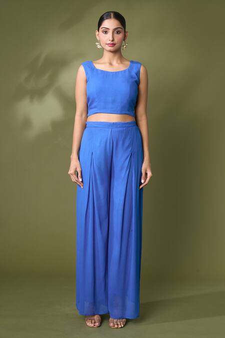 Samyukta Singhania_Blue Georgette Embroidery Boat Neck Bandhej Print Jacket Flared Pant Set_Online_at_Aza_Fashions