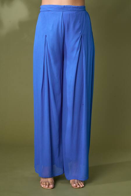 Samyukta Singhania_Blue Georgette Embroidery Boat Neck Bandhej Print Jacket Flared Pant Set_at_Aza_Fashions