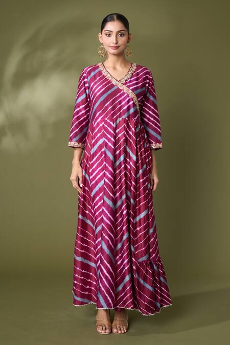 Naintara Bajaj_Purple Chiffon Embroidery V-neck Leheriya Pattern Angarkha Anarkali With Dupatta_Online_at_Aza_Fashions