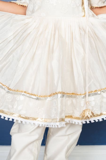 Buy_Kirti Agarwal - Pret N Couture_White Chanderi Silk, Cotton Embroidery Kurta And Pant Set _Online_at_Aza_Fashions