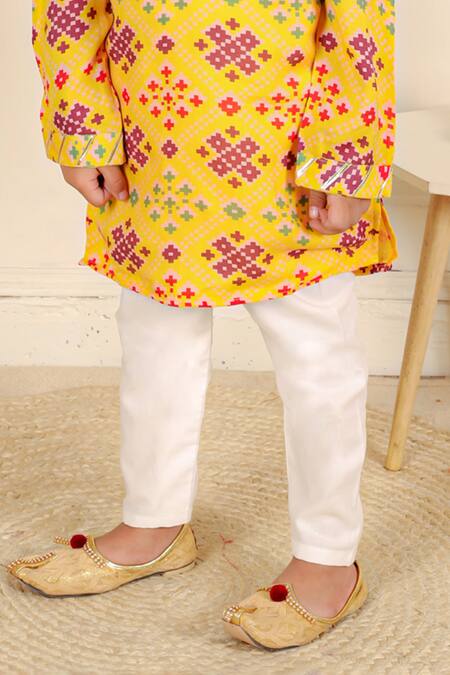 Kirti Agarwal - Pret N Couture_Yellow Muslin, Cotton Gota Patti, Embroidery Patola Print Kurta And Pyjama Set _at_Aza_Fashions