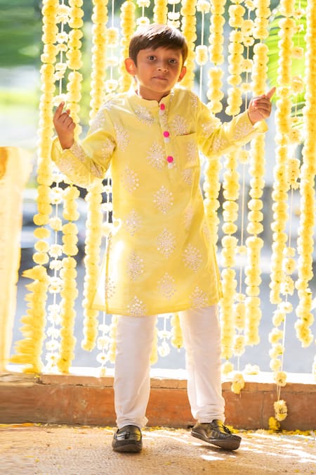 Kirti Agarwal - Pret N Couture Embroidered Kurta & Off-White Pyjama Set 