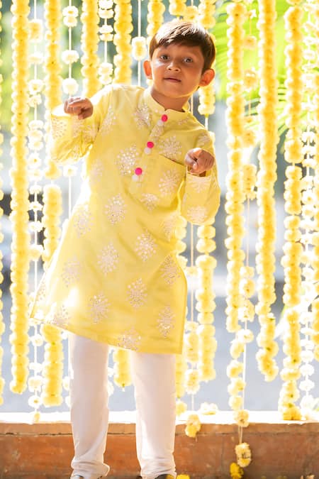 Kirti Agarwal - Pret N Couture_Green Cotton, Silk Sequins, Embroidery Kurta And Off-white Pyjama Set _Online_at_Aza_Fashions