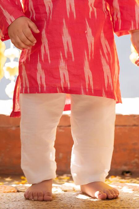 Buy_Kirti Agarwal - Pret N Couture_Red , Satin Mirrors Ikat Print Kurta And Pyjama Set_Online_at_Aza_Fashions