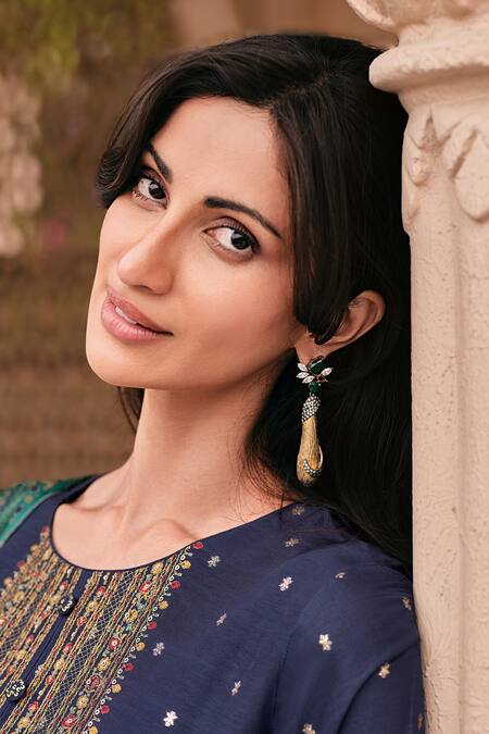 Shop_Label Varsha_Blue Viscose Embroidery Round Neck Floral And Thread Work Kurta Pant Set_Online_at_Aza_Fashions