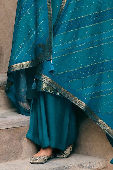 Buy Label Varsha Blue Viscose, Silk Embroidery, Zari Bandeau Neck Floral And Work Kurta Pant Set Buy_Label Varsha_Blue Viscose, Silk Embroidery, Zari Bandeau Neck Floral And Work Kurta Pant Set