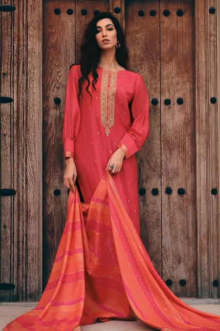 Shop_Label Varsha_Pink Kurta And Dupatta Viscose Woven Dola Silk Embroidered Zari Work Pant Set _at_Aza_Fashions
