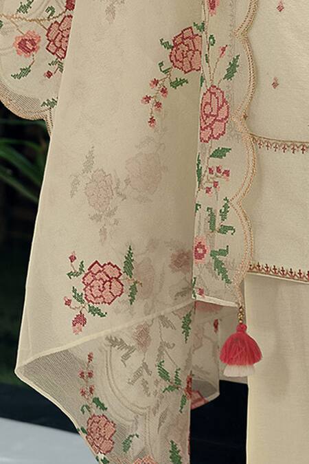 Buy Label Varsha Off White Viscose Embroidery Round Neck Kurta Set Online at Aza Fashions Buy_Label Varsha_Off White Viscose Embroidery Round Neck Kurta Set_Online_at_Aza_Fashions