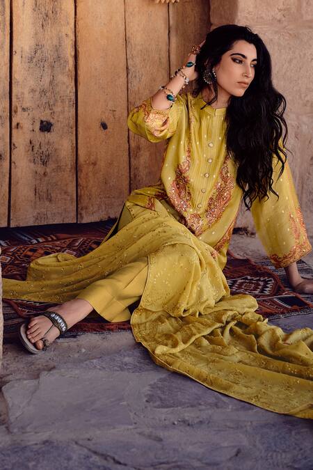 Shop_Label Varsha_Green Viscose, Silk Embroidery Bandeau Neck Floral Print Kurta Pant Set _at_Aza_Fashions