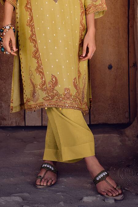 Buy_Label Varsha_Green Viscose, Silk Embroidery Bandeau Neck Floral Print Kurta Pant Set _Online_at_Aza_Fashions
