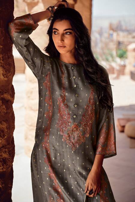 Shop Label Varsha Gray Viscose, Silk Embroidery Round Neck Floral Printed Kurta Pant Set at Aza Fashions Shop_Label Varsha_Gray Viscose, Silk Embroidery Round Neck Floral Printed Kurta Pant Set_at_Aza_Fashions