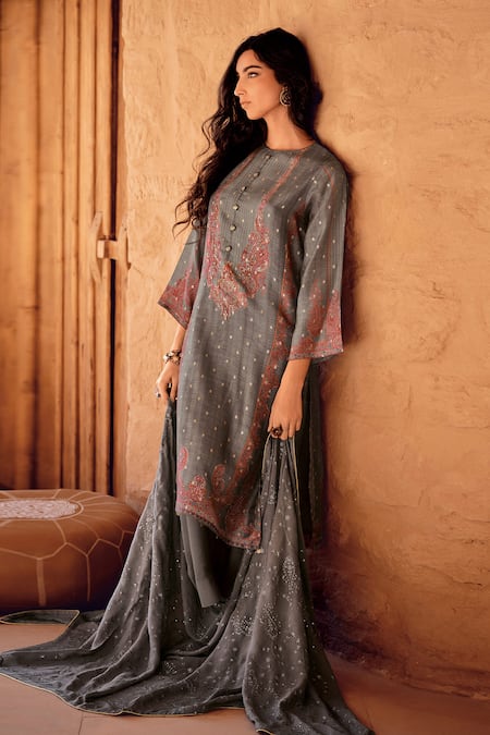 Label Varsha Gray Viscose, Silk Embroidery Round Neck Floral Printed Kurta Pant Set Online at Aza Fashions Label Varsha_Gray Viscose, Silk Embroidery Round Neck Floral Printed Kurta Pant Set_Online_at_Aza_Fashions